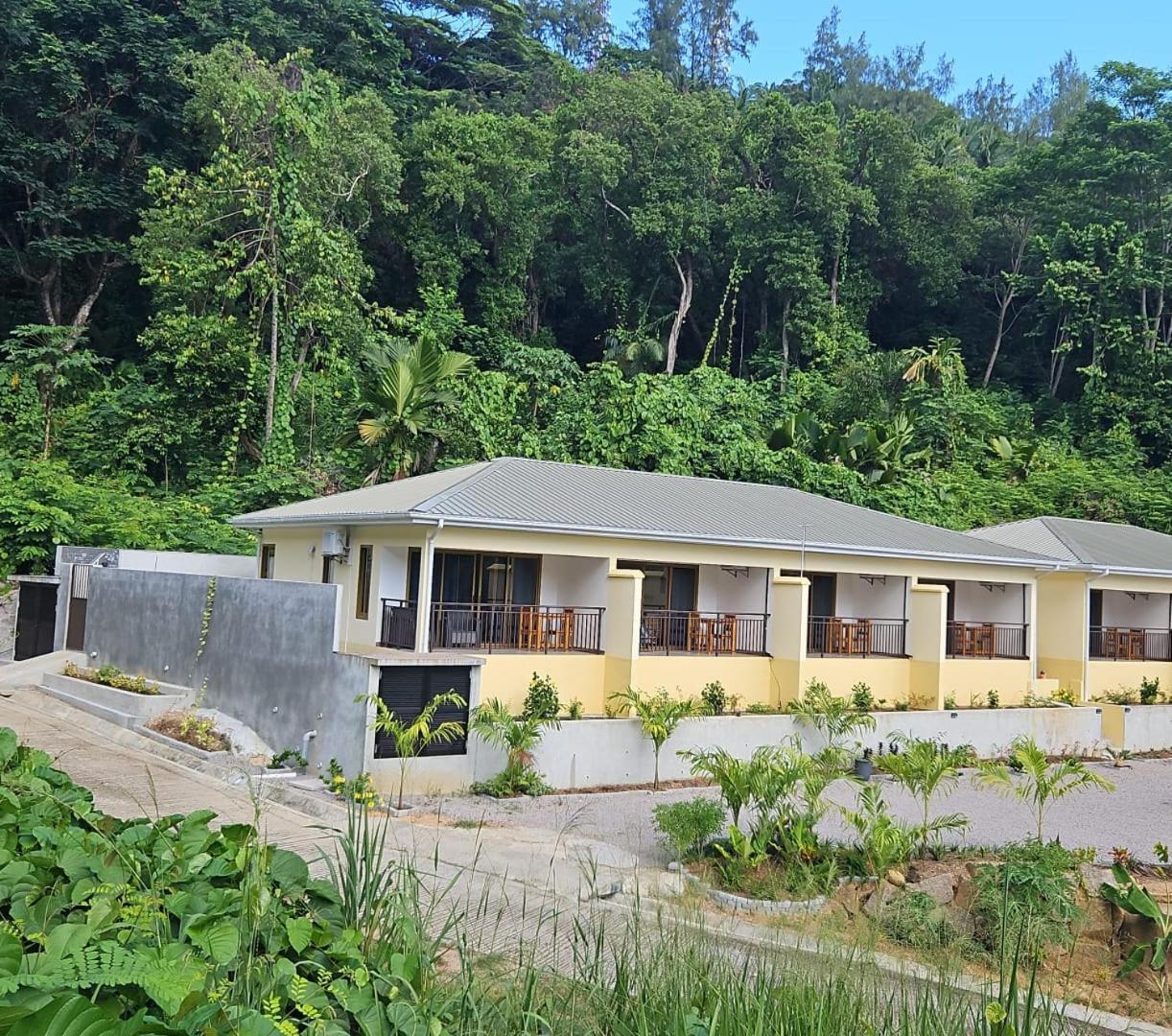 ホテル Solea Self Catering ヴィクトリア エクステリア 写真