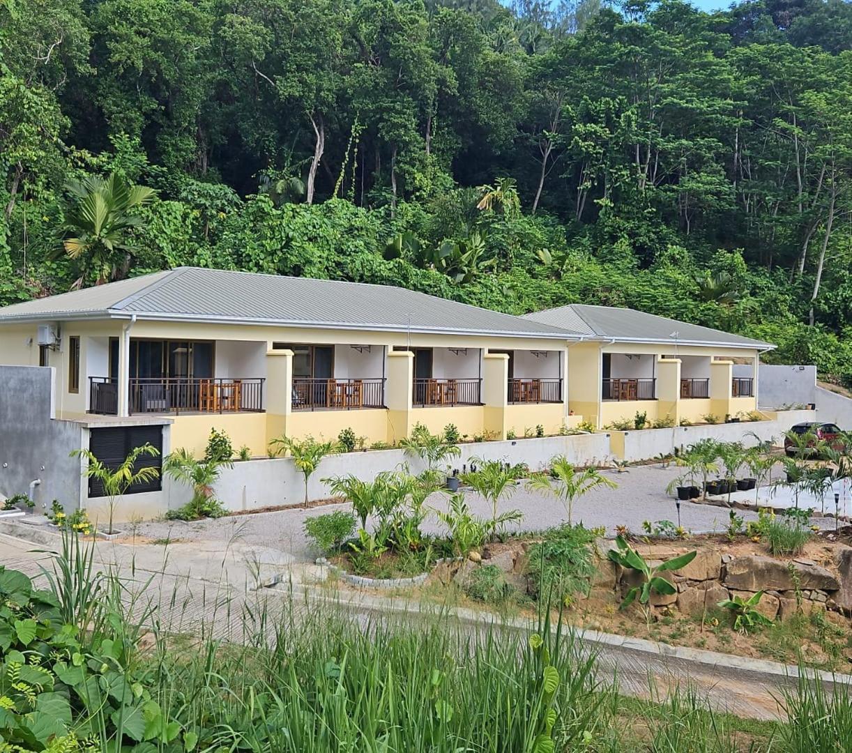 ホテル Solea Self Catering ヴィクトリア エクステリア 写真